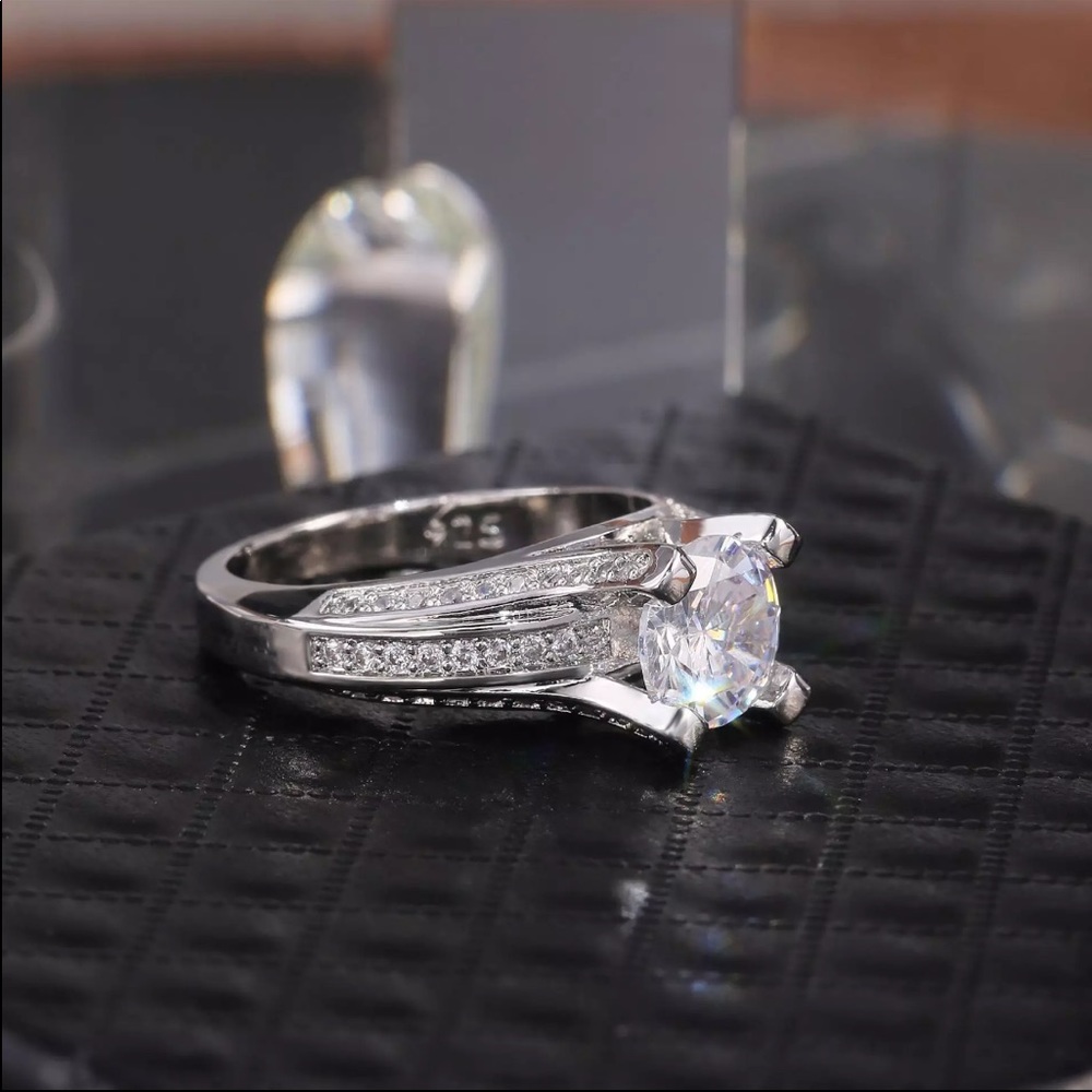 New 925 Silver Multilayered Beautiful Diamond Ring - Picture 4 of 6